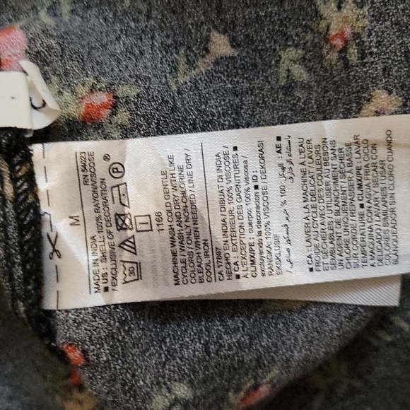 3/$30 OLD NAVY Floral Oversized Flare Sleeve Peasant Poet Blouse Size Medium - Picture 7 of 11